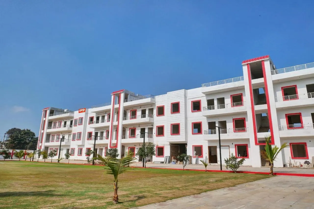 Flagship Maharaja Resort Varanasi 3*,
